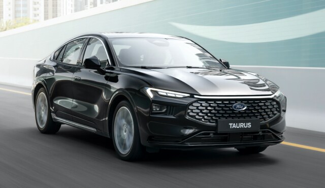 Ford Taurus Chauffeur Service Riyadh Jeddah Dammam